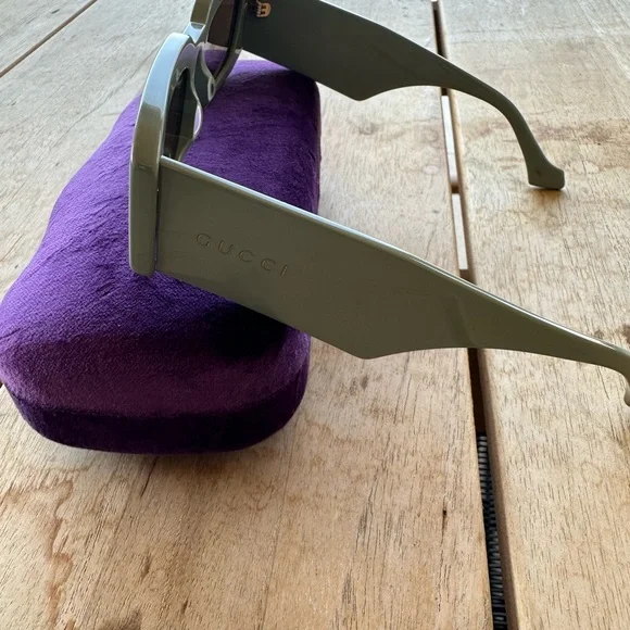 Gucci Sunglasses - Picture 5 of 6